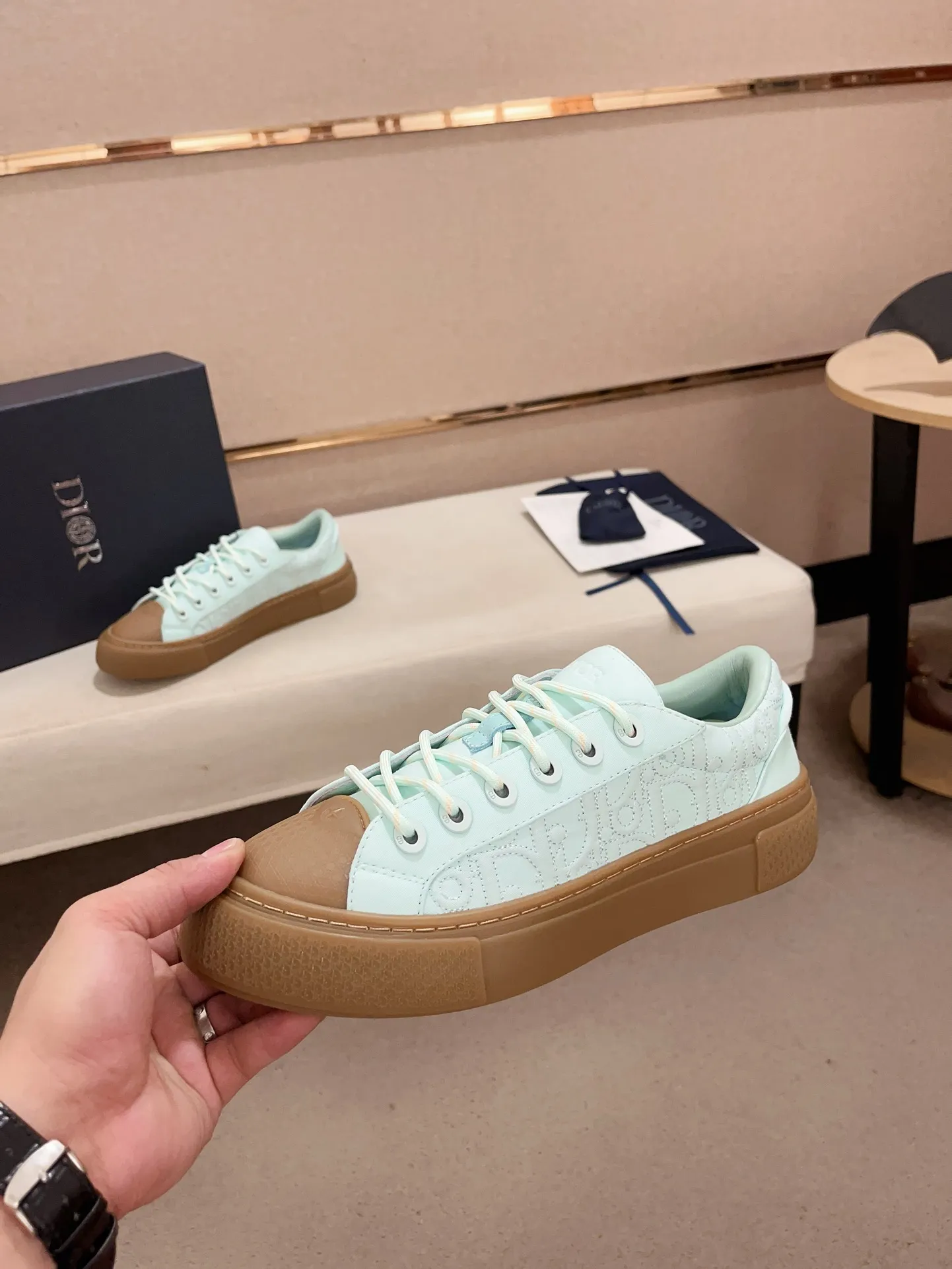 Men's shoes 💰: 680💰 [Dior·Dior] Top 🔍Couple model 💏🔍New casual sports style couple shoes, new four-season design, perfect workmanship, lace-up lazy style to create cabinet quality, upper: imported first-layer cowhide, sheepskin lining is soft and comfortable, ultra-light TPU wear-resistant outsole, simple, versatile fashion men's shoes, excellent color code number 35--44